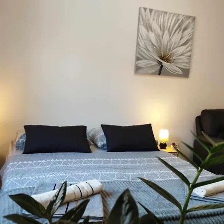 Anne Lejlighed Komiža